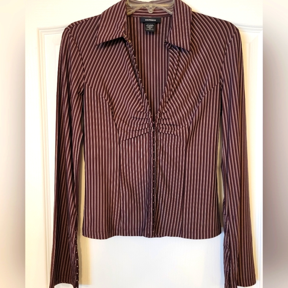 Express women's dress shirt, clip front